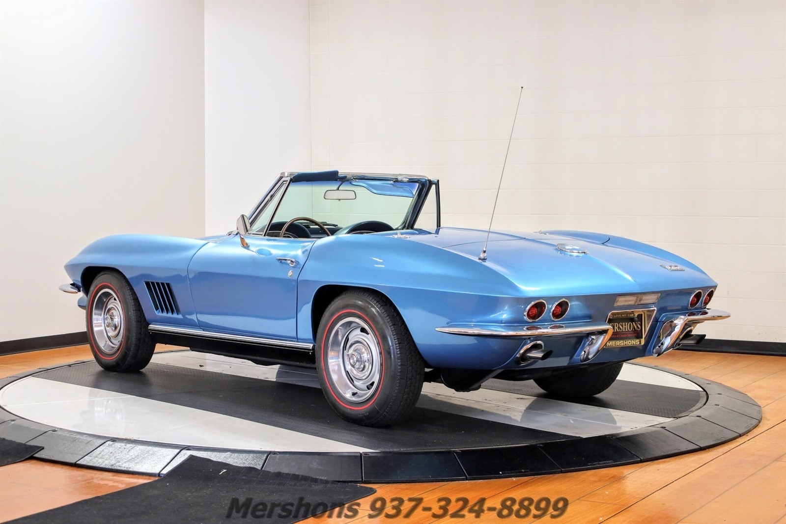 Chevrolet-Corvette-1967-Convertible-4