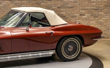 Chevrolet-Corvette-1967-Convertible-8