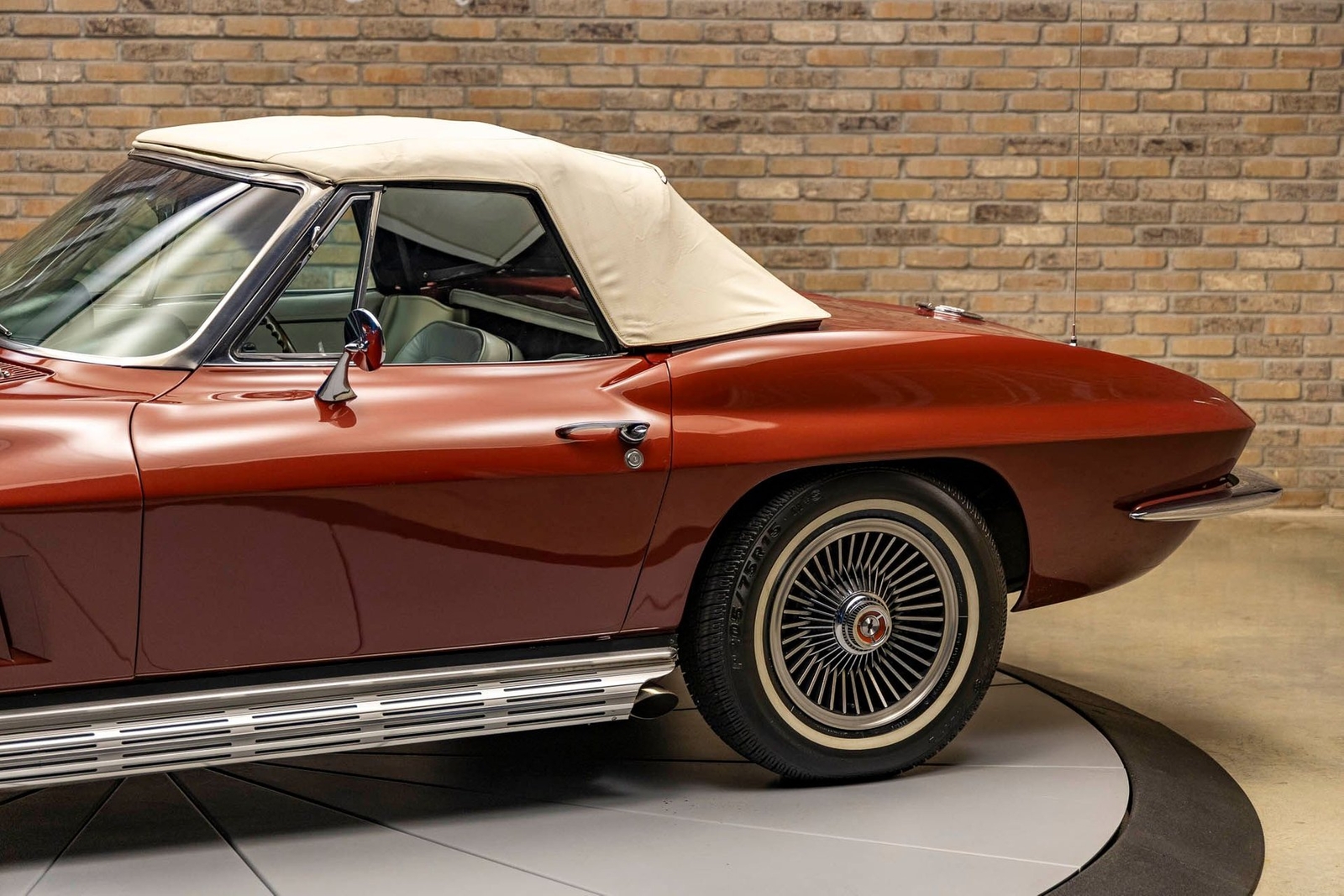Chevrolet-Corvette-1967-Convertible-8