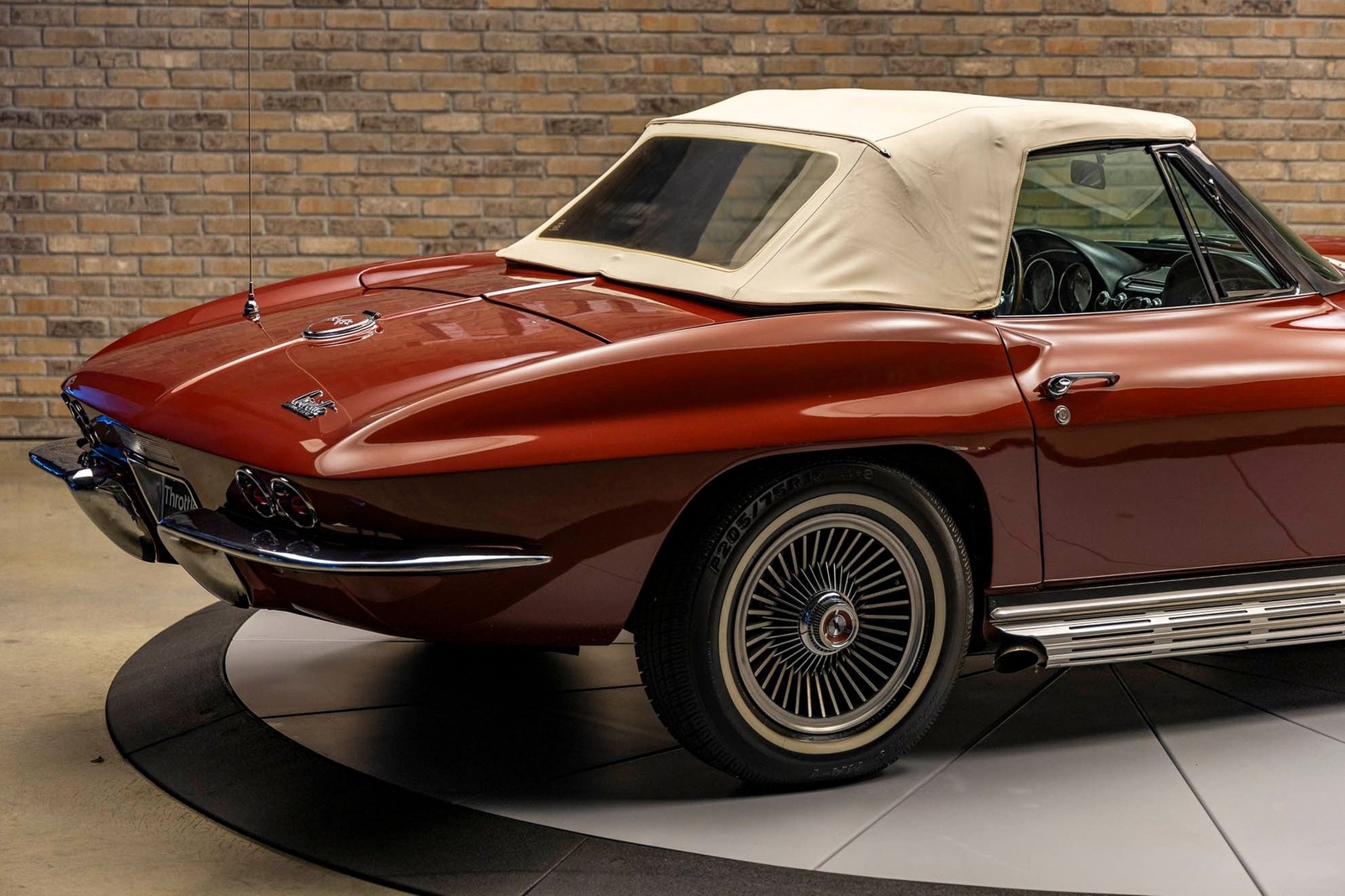 Chevrolet-Corvette-1967-Convertible-9