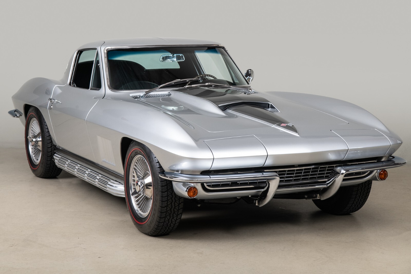 Chevrolet-Corvette-1967-Coupe-1