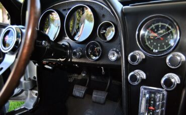 Chevrolet-Corvette-1967-Coupe-15