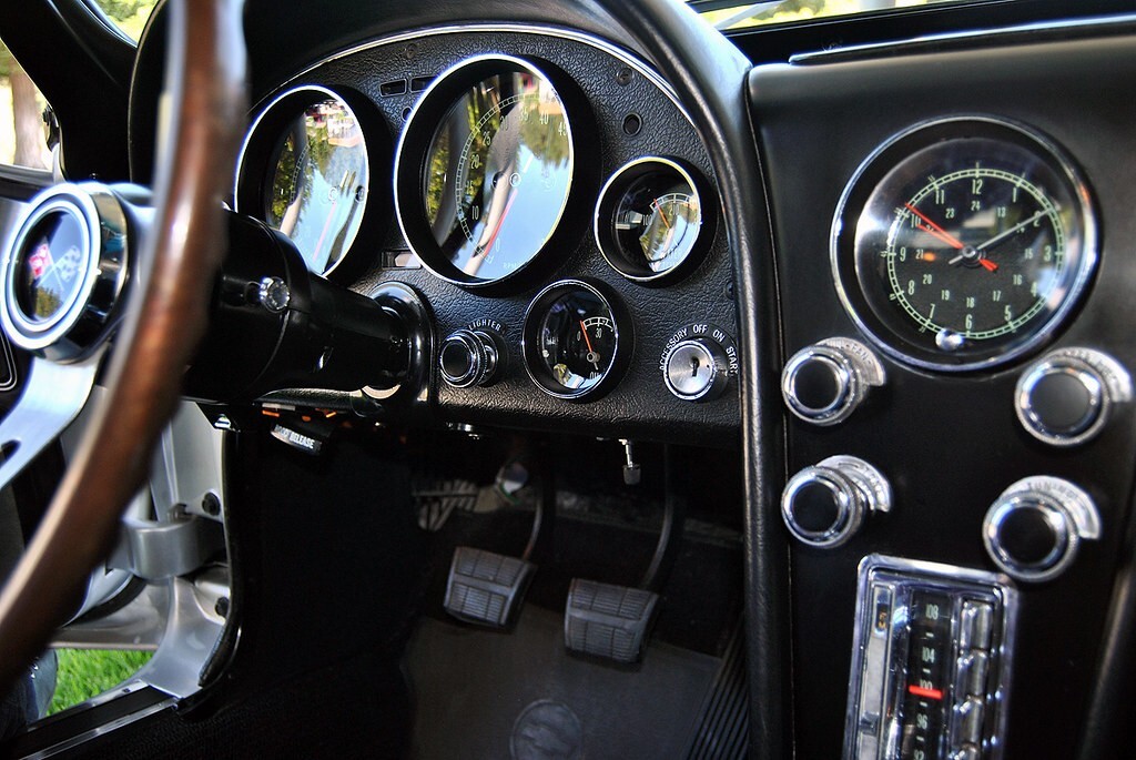 Chevrolet-Corvette-1967-Coupe-15