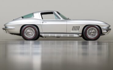 Chevrolet-Corvette-1967-Coupe-2