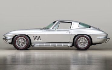 Chevrolet-Corvette-1967-Coupe-3