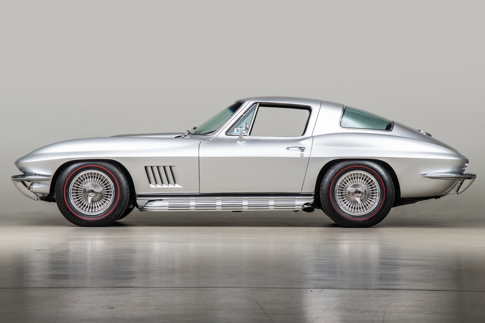 Chevrolet-Corvette-1967-Coupe-3