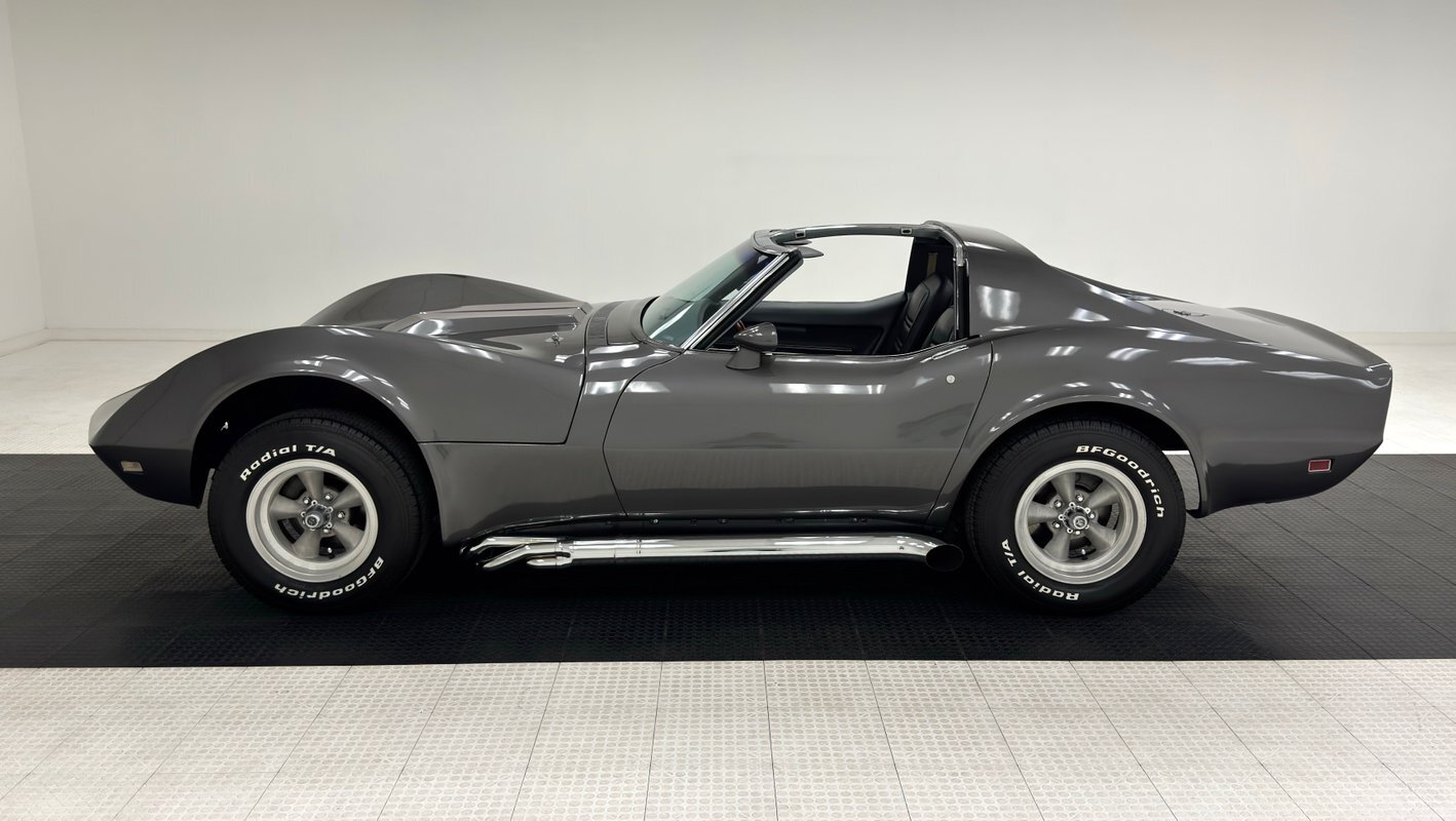 Chevrolet-Corvette-1968-Coupe-2