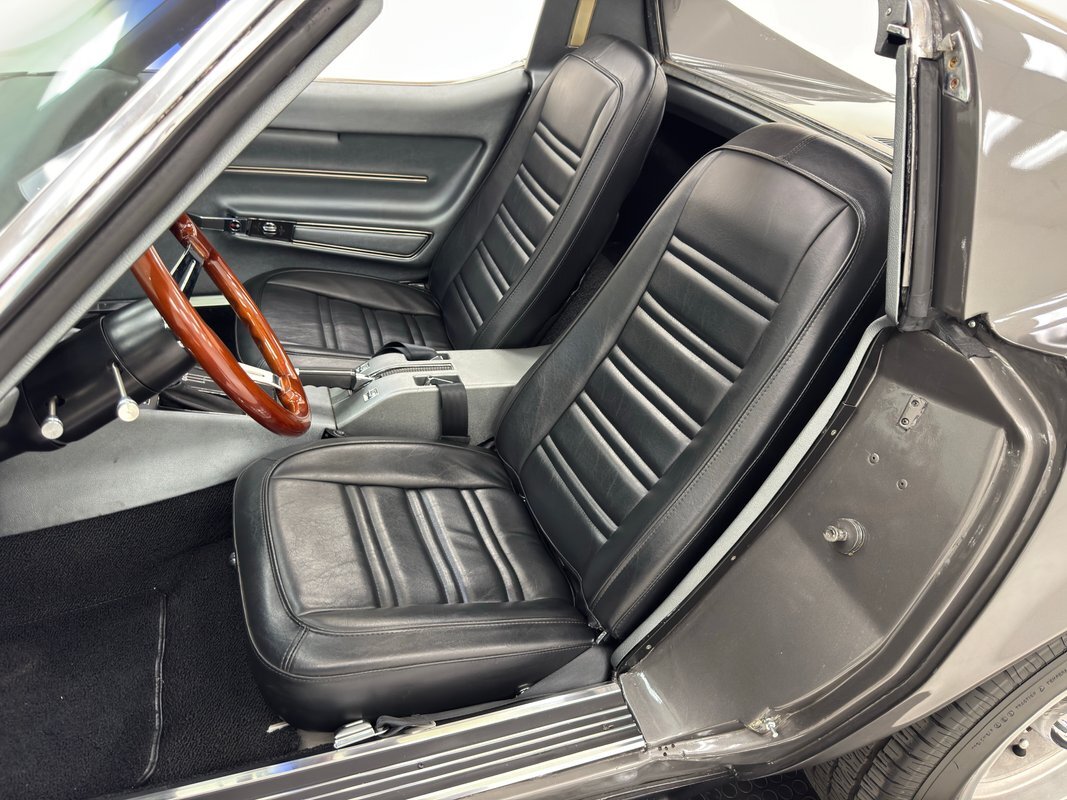 Chevrolet-Corvette-1968-Coupe-24