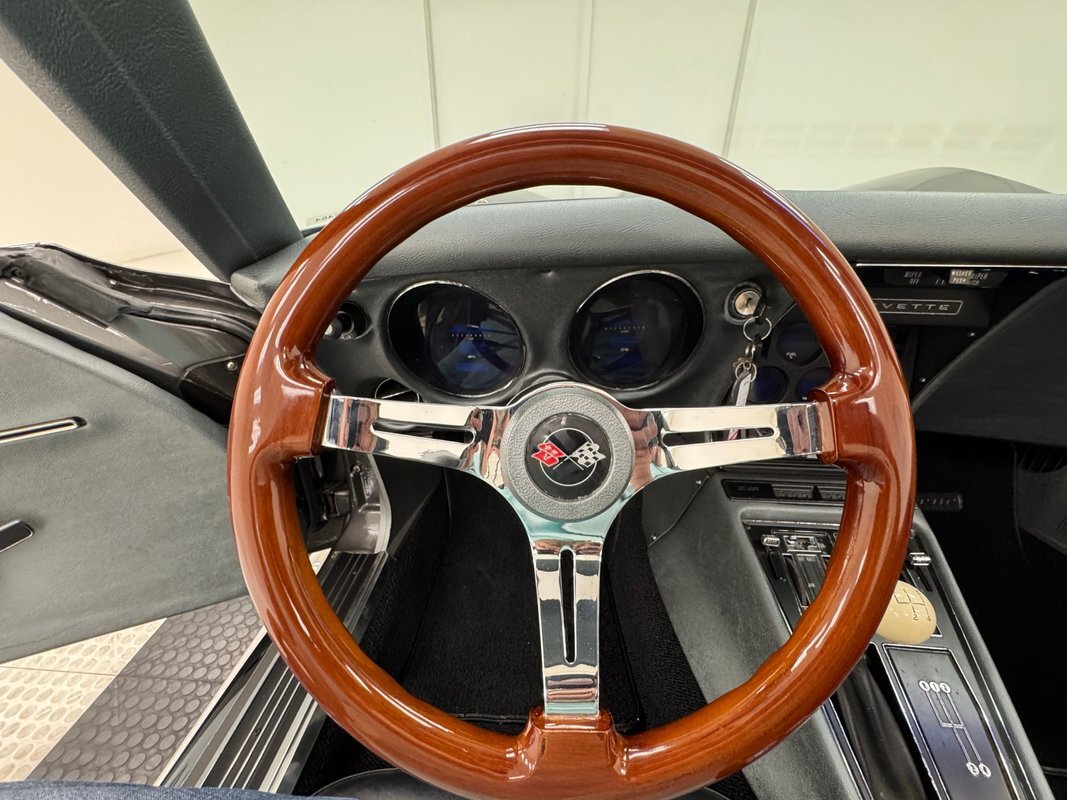 Chevrolet-Corvette-1968-Coupe-29