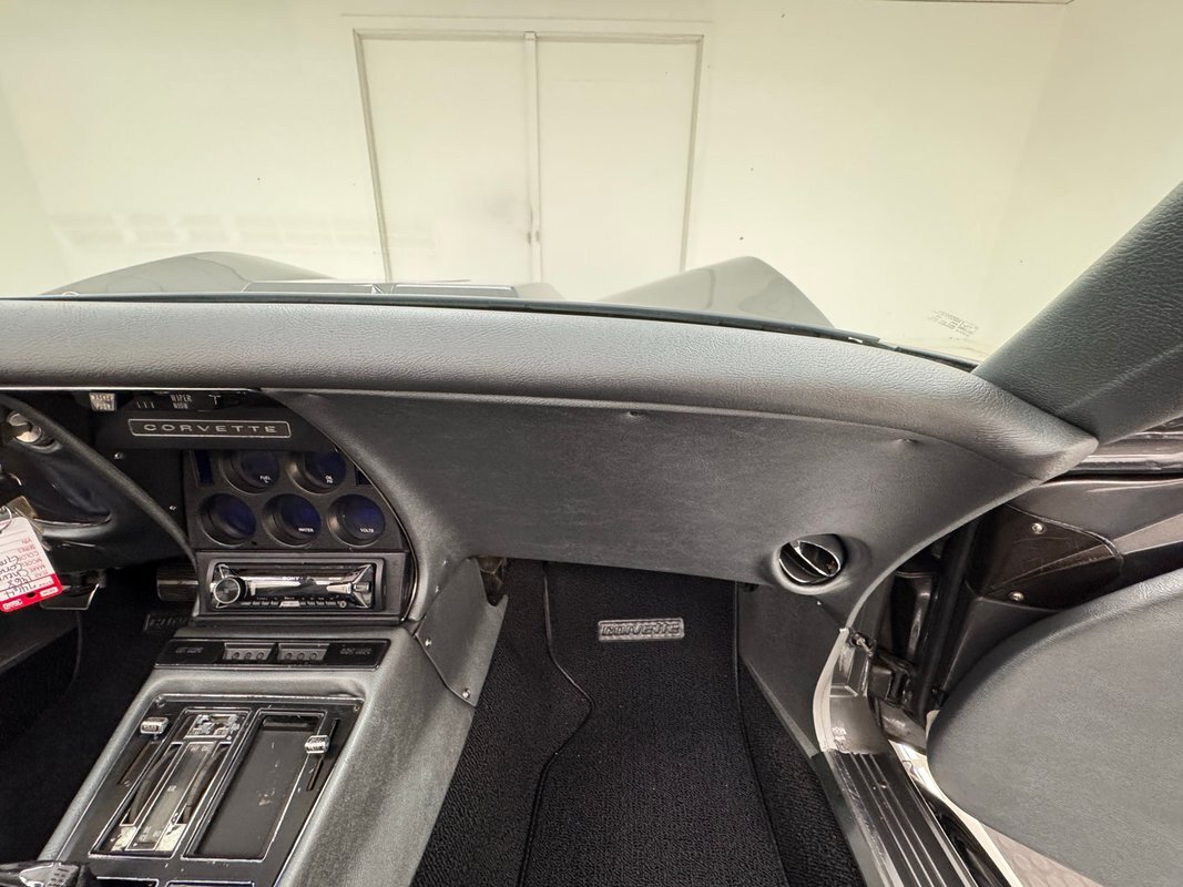 Chevrolet-Corvette-1968-Coupe-33