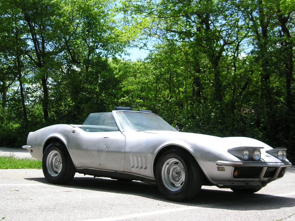 Chevrolet Corvette  1968 silver