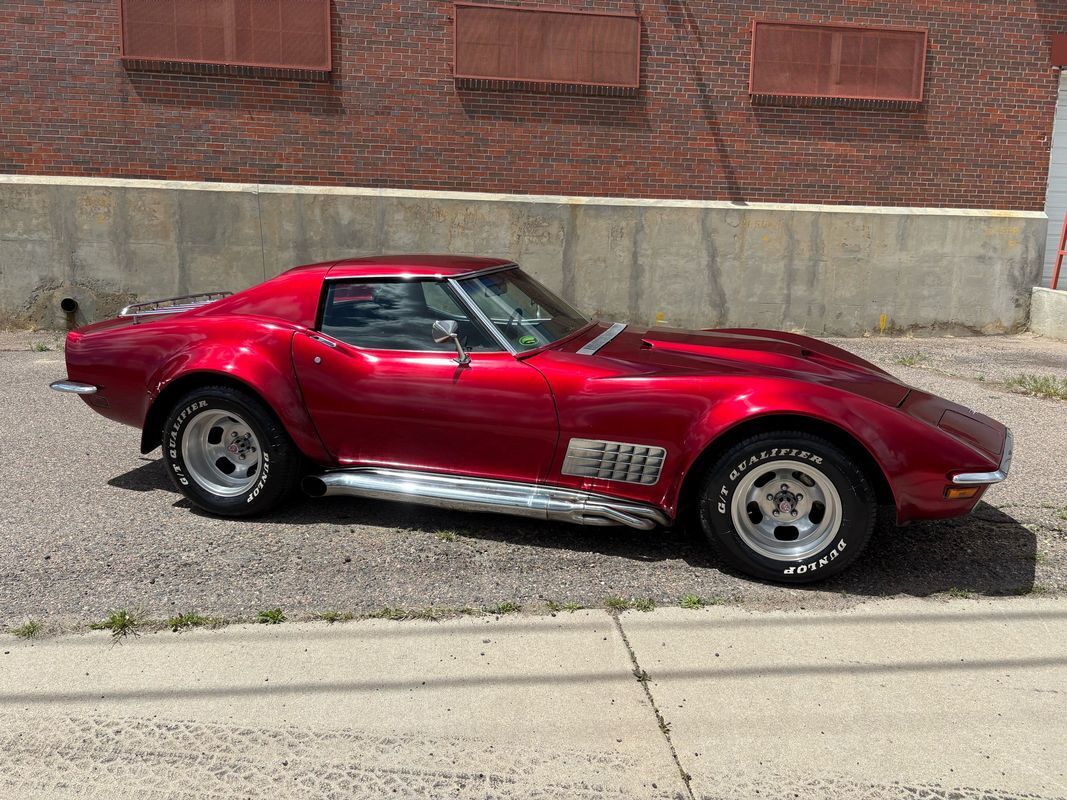 Chevrolet-Corvette-1971-12