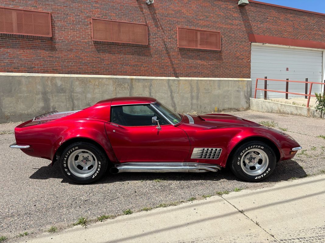 Chevrolet-Corvette-1971-2