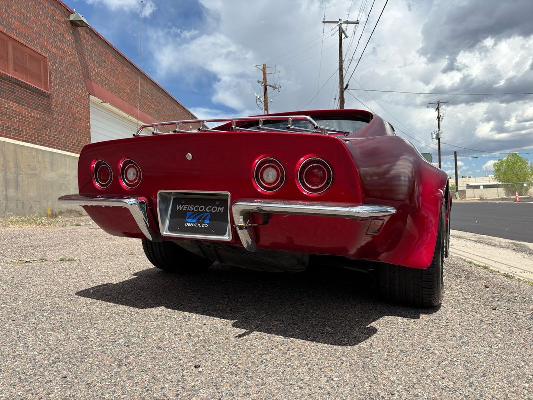Chevrolet-Corvette-1971-28