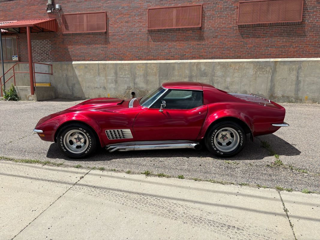 Chevrolet-Corvette-1971-31