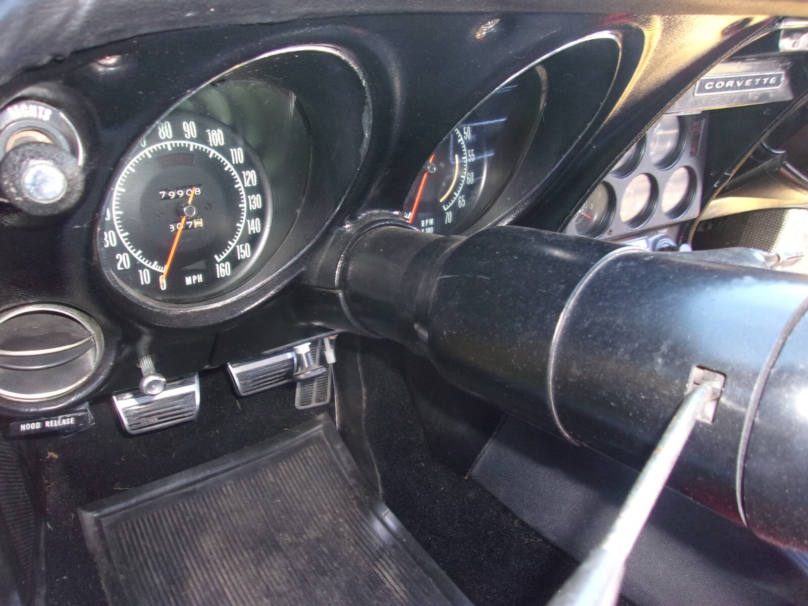 Chevrolet-Corvette-1971-Coupe-11