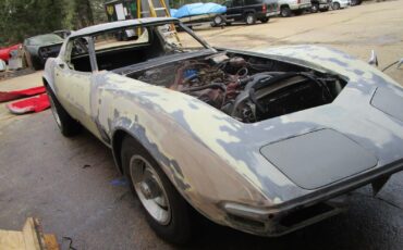 Chevrolet-Corvette-1972-T-TOP-COUPE-2