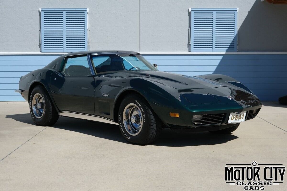 Chevrolet Corvette 1973 --