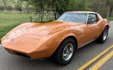 Chevrolet-Corvette-1973-4