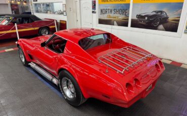 Chevrolet-Corvette-1974-2