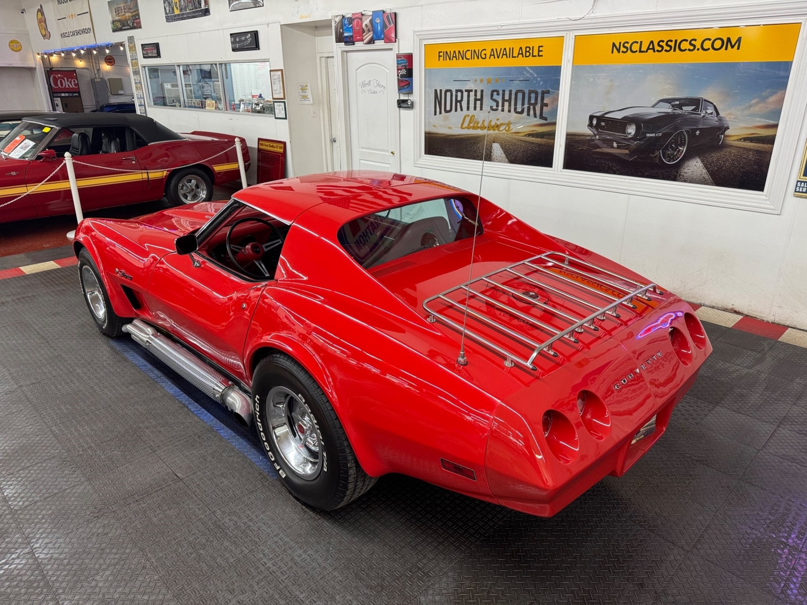 Chevrolet-Corvette-1974-2