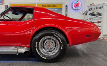 Chevrolet-Corvette-1974-23