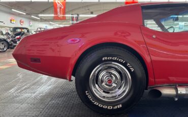 Chevrolet-Corvette-1974-28