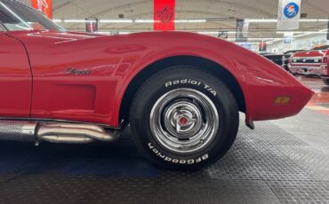 Chevrolet-Corvette-1974-30