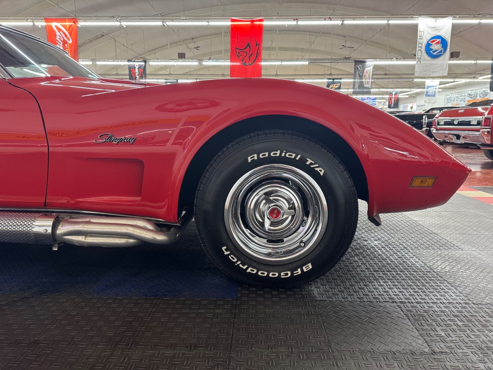 Chevrolet-Corvette-1974-30