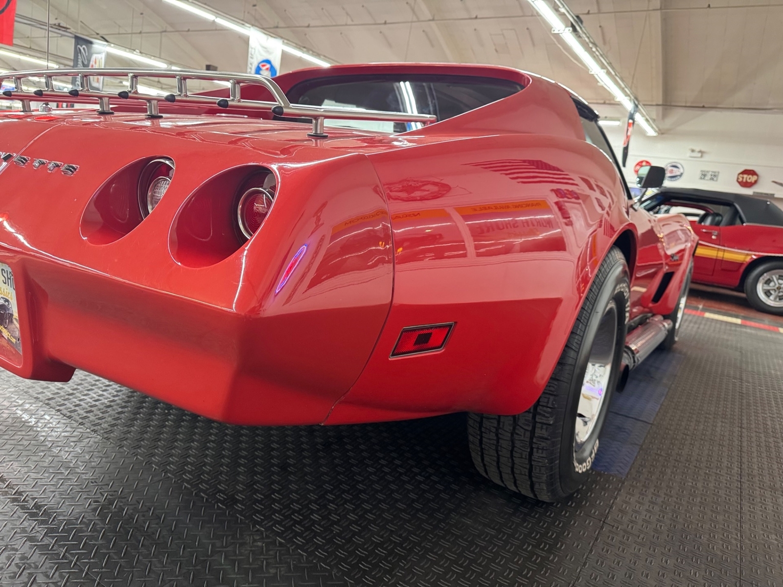 Chevrolet-Corvette-1974-31