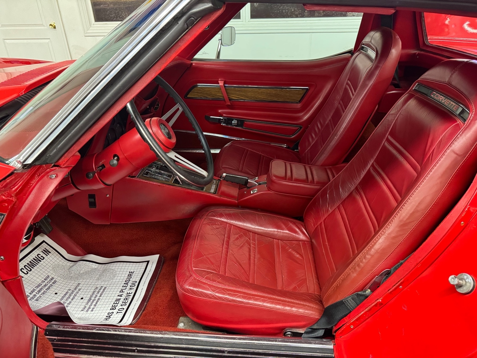 Chevrolet-Corvette-1974-32