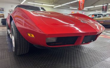 Chevrolet-Corvette-1974-8