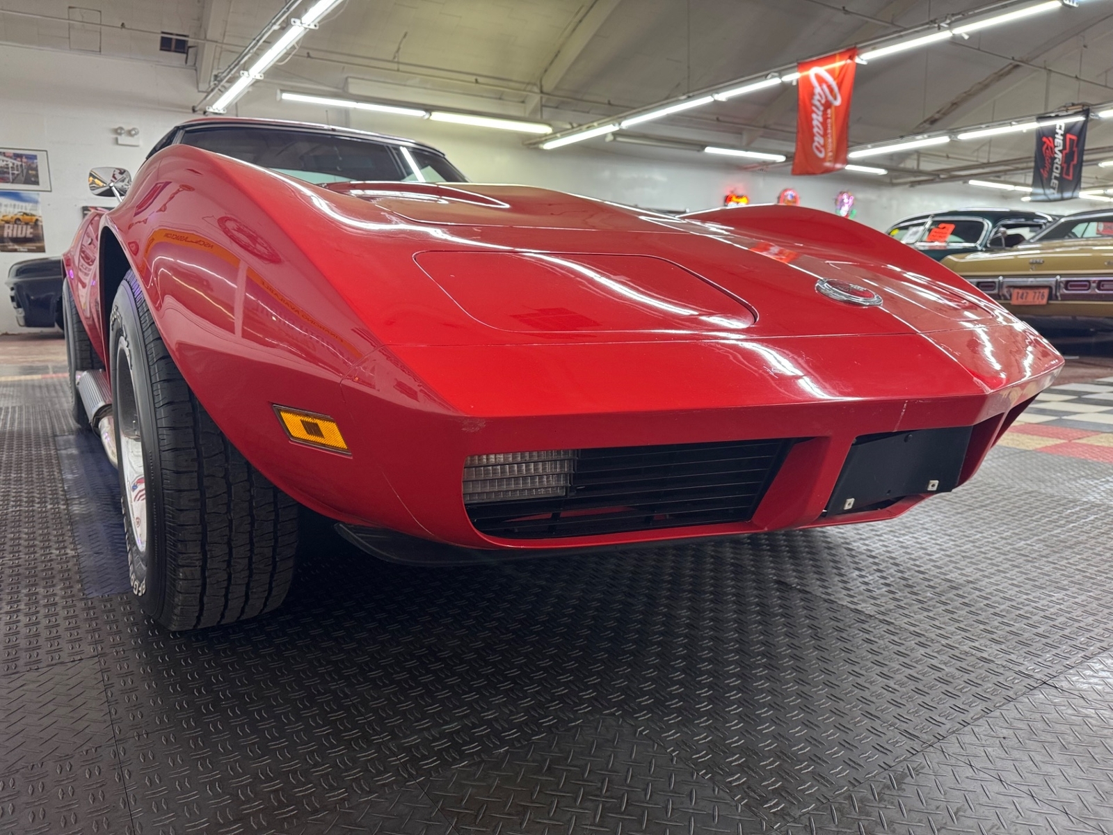 Chevrolet-Corvette-1974-8