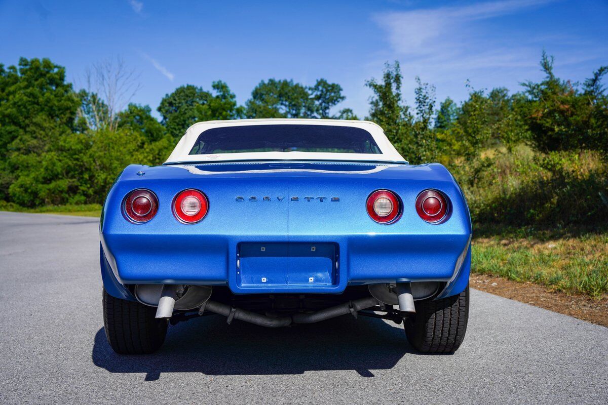 Chevrolet-Corvette-1974-Convertible-12