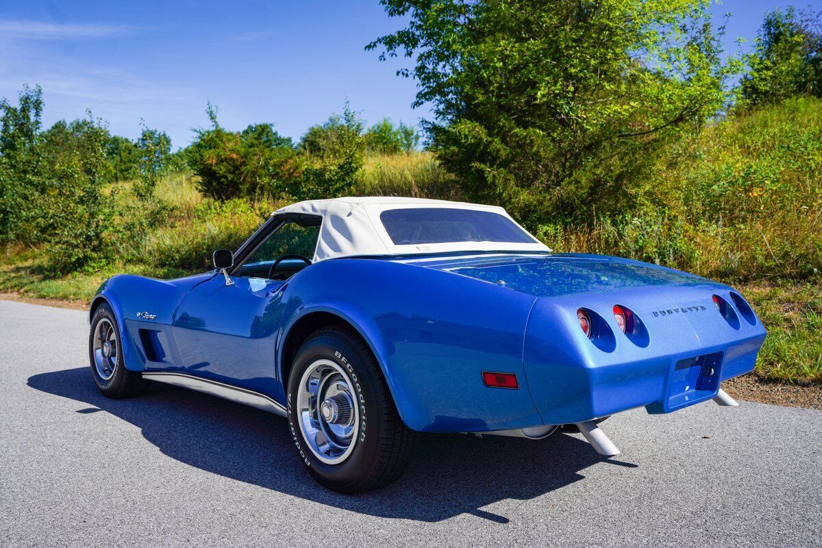 Chevrolet-Corvette-1974-Convertible-13