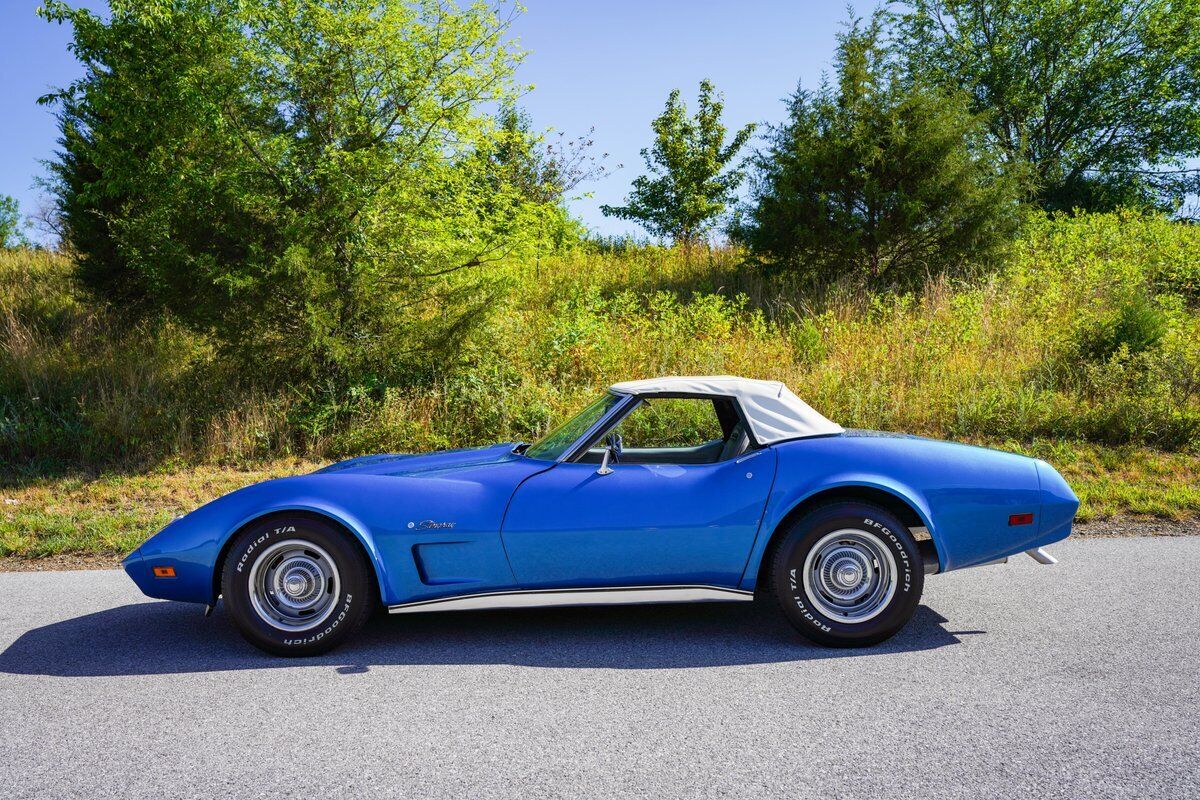 Chevrolet-Corvette-1974-Convertible-16