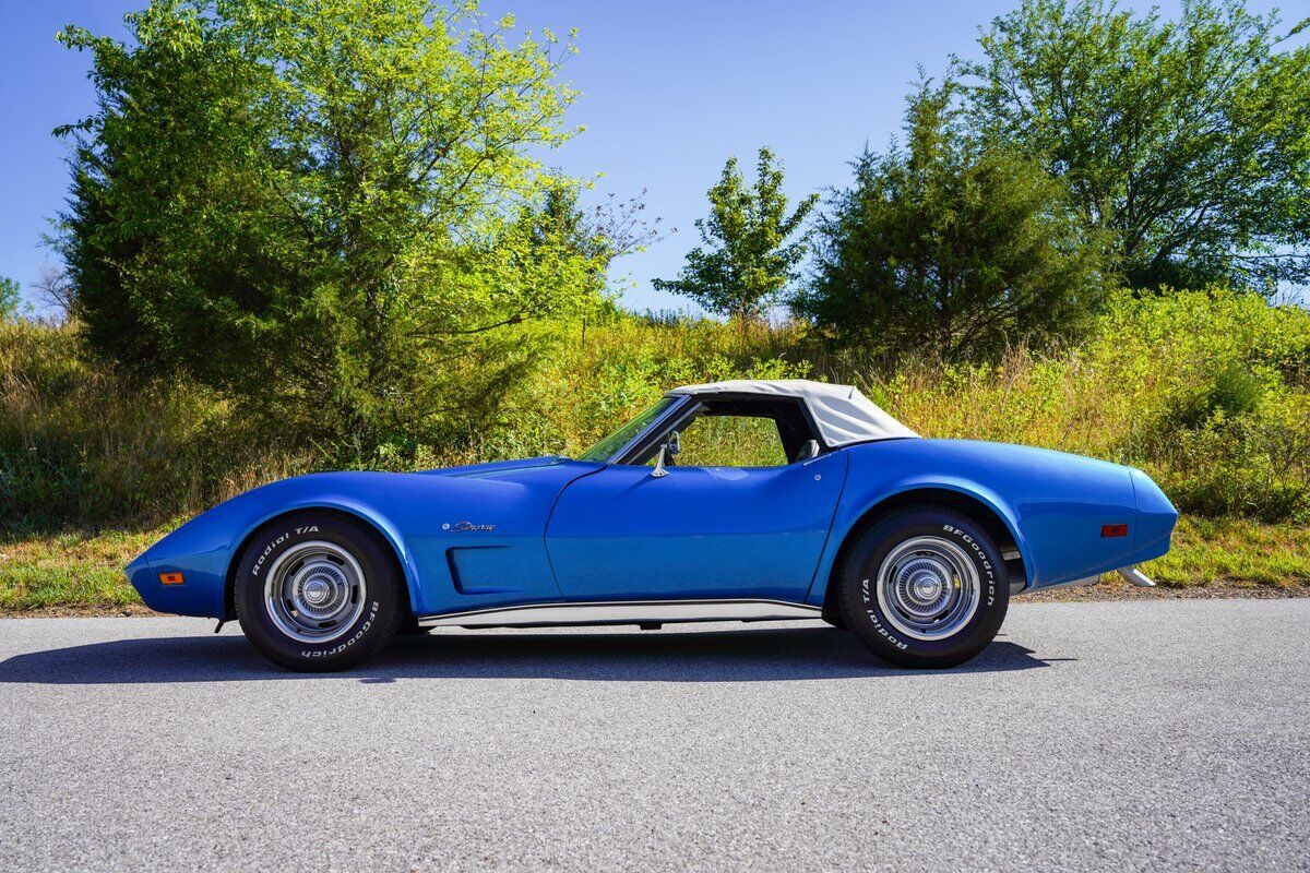 Chevrolet-Corvette-1974-Convertible-18