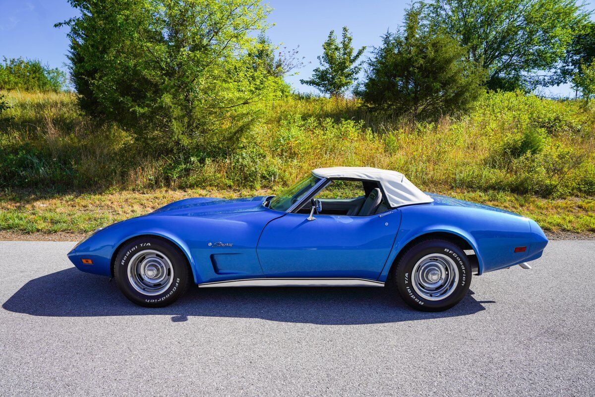 Chevrolet-Corvette-1974-Convertible-19