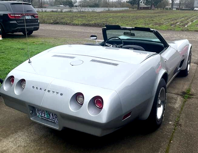 Chevrolet-Corvette-1974-Convertible-2