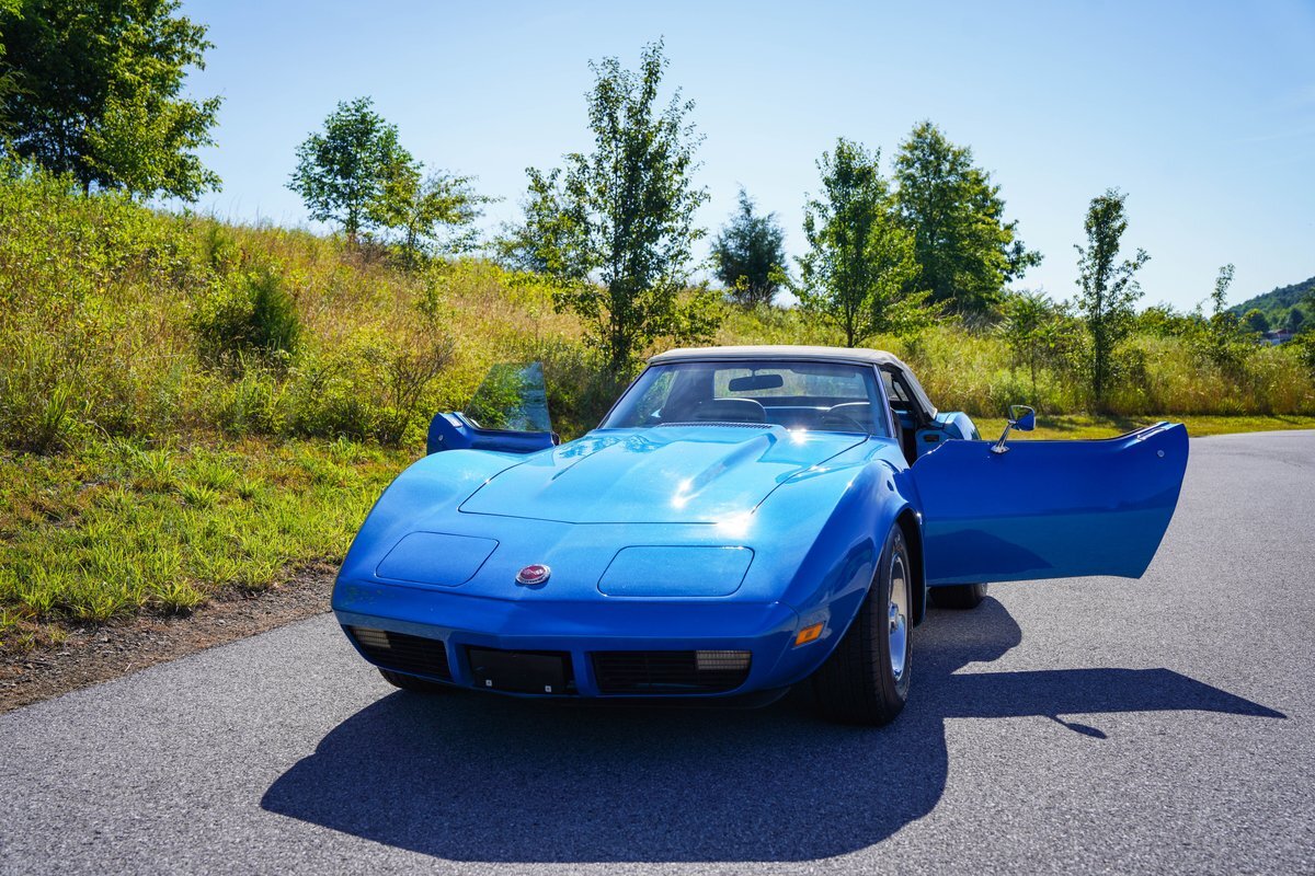 Chevrolet-Corvette-1974-Convertible-22