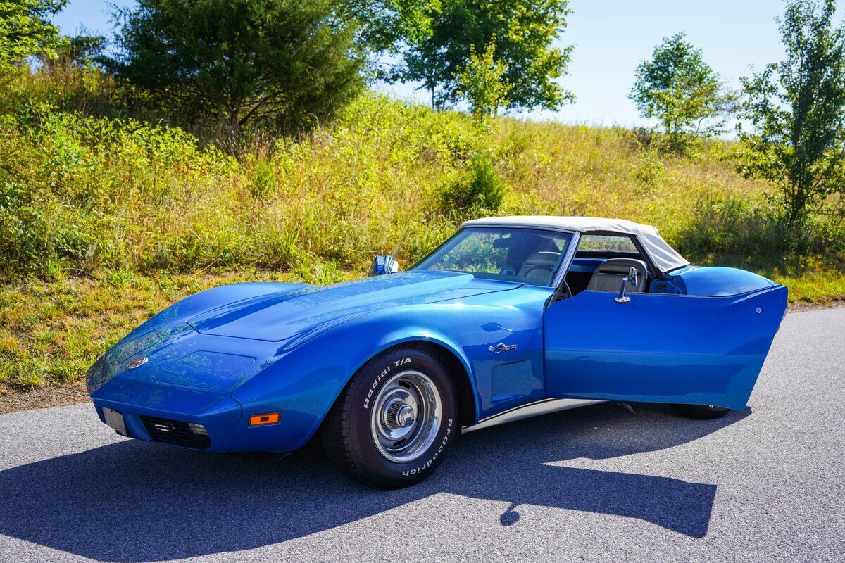 Chevrolet-Corvette-1974-Convertible-23