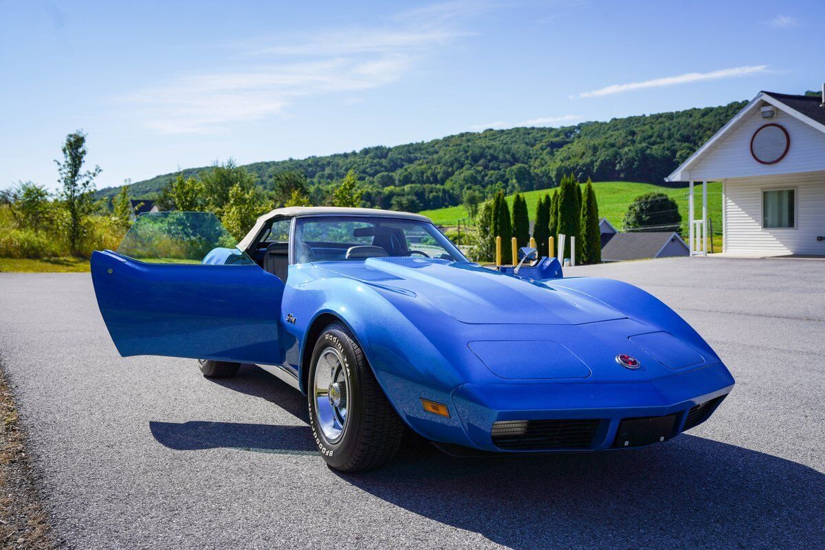 Chevrolet-Corvette-1974-Convertible-28