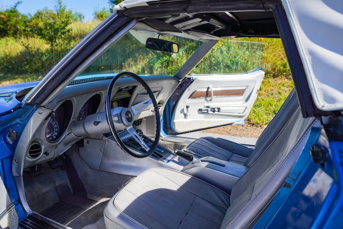 Chevrolet-Corvette-1974-Convertible-30