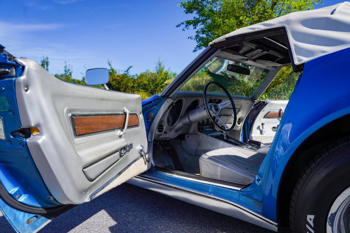 Chevrolet-Corvette-1974-Convertible-31