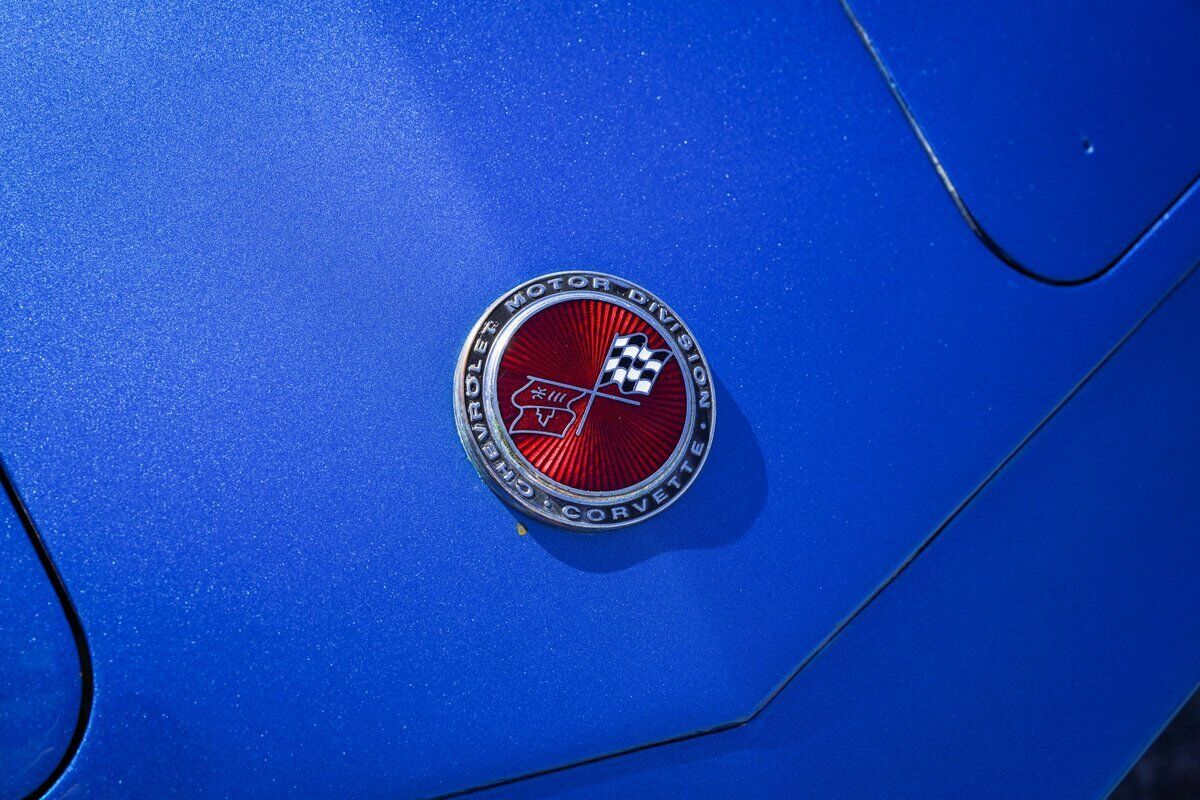 Chevrolet-Corvette-1974-Convertible-32