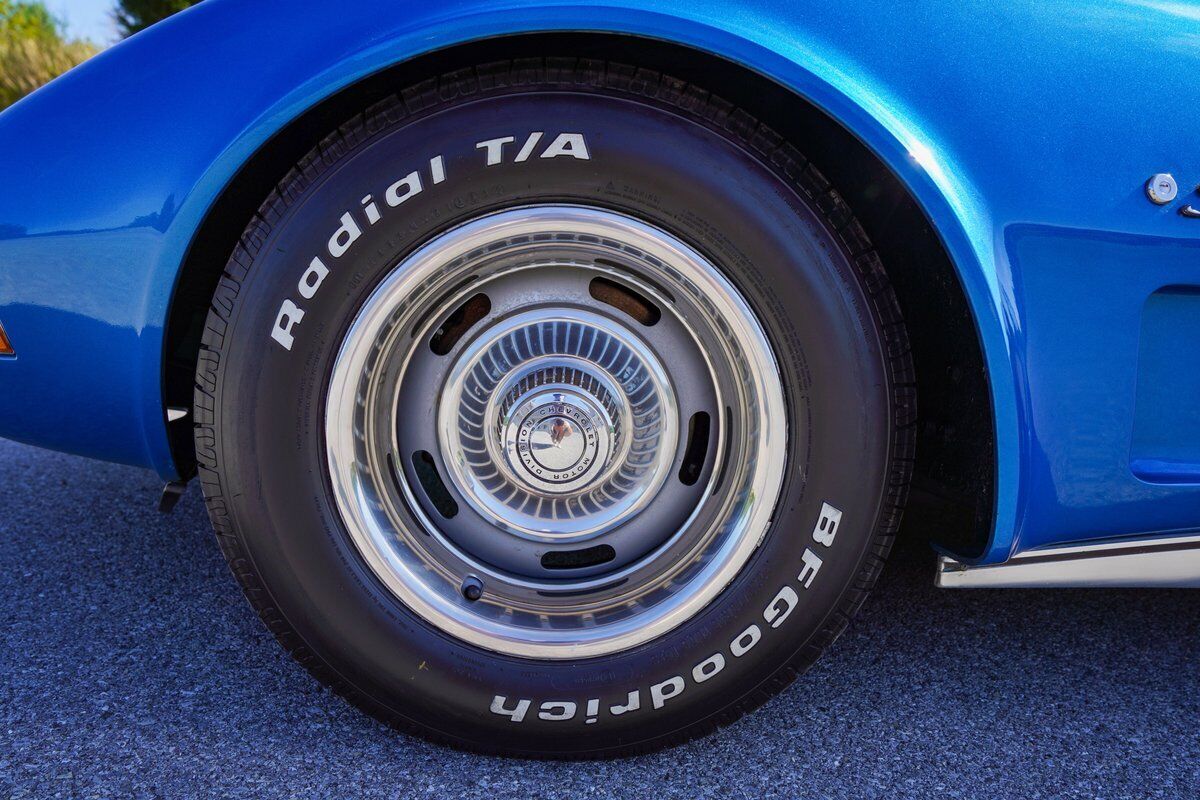 Chevrolet-Corvette-1974-Convertible-33