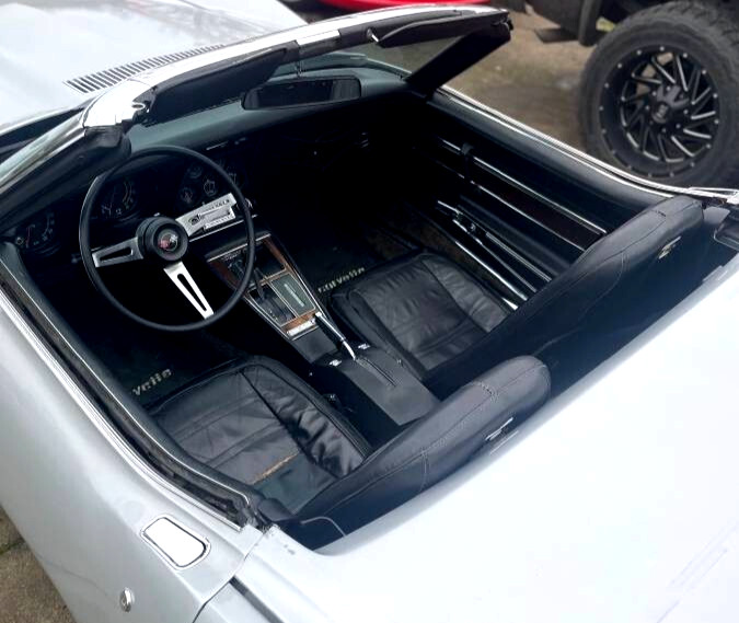 Chevrolet-Corvette-1974-Convertible-4