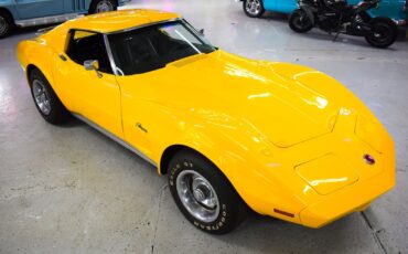 Chevrolet-Corvette-1974-Coupe-1
