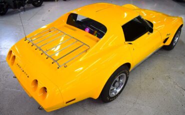 Chevrolet-Corvette-1974-Coupe-11