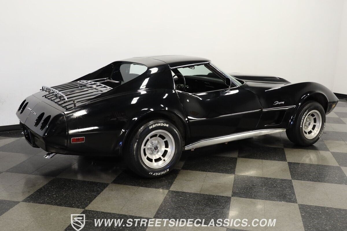 Chevrolet-Corvette-1974-Coupe-11